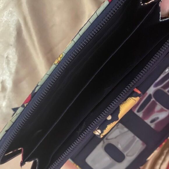 Vera Bradley Turn Lock zip around Multi-color wallet - Picture 4 of 7